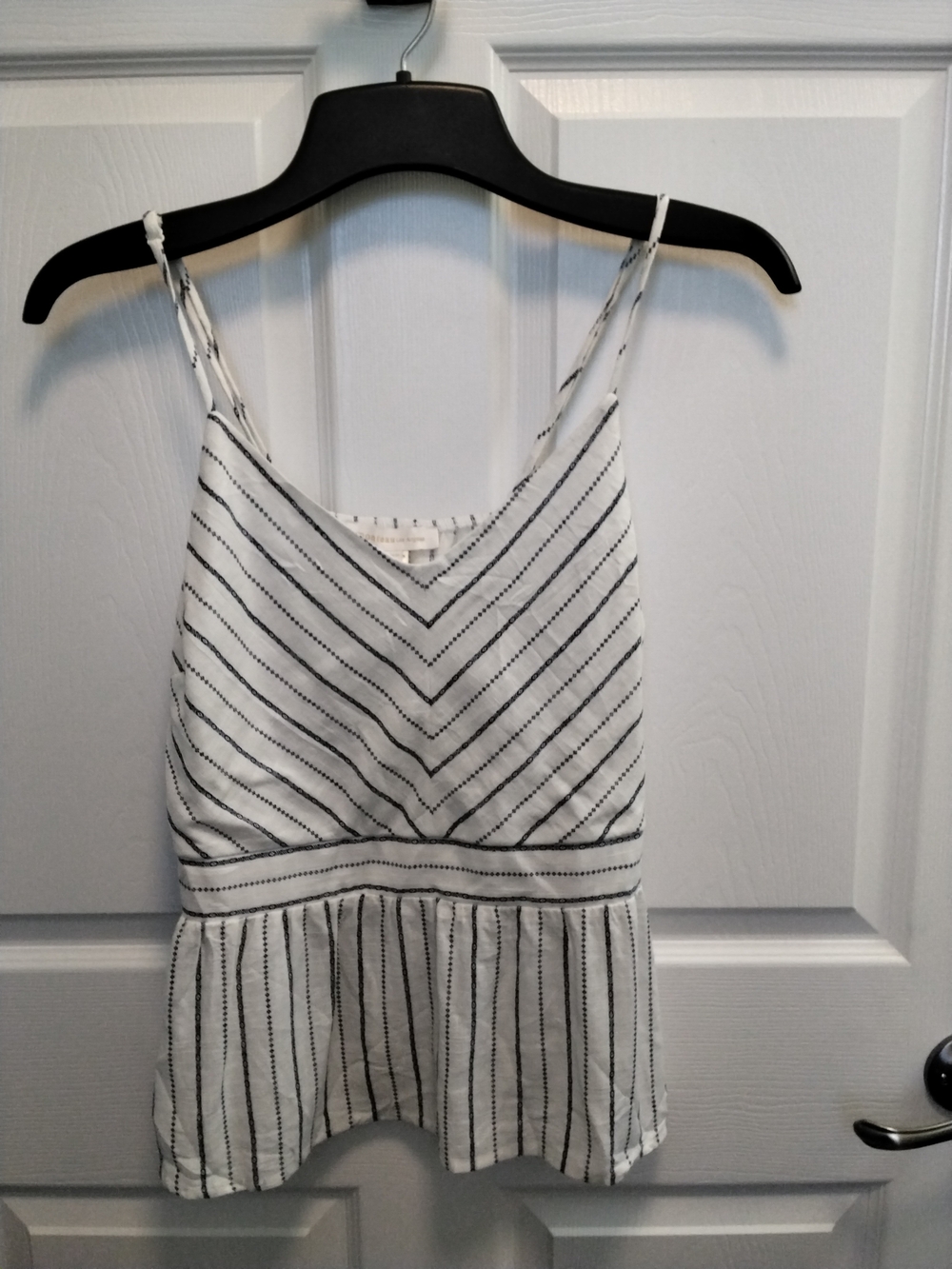Monteau‎ White with Navy V-Neck Peplum Cami, Size Lg